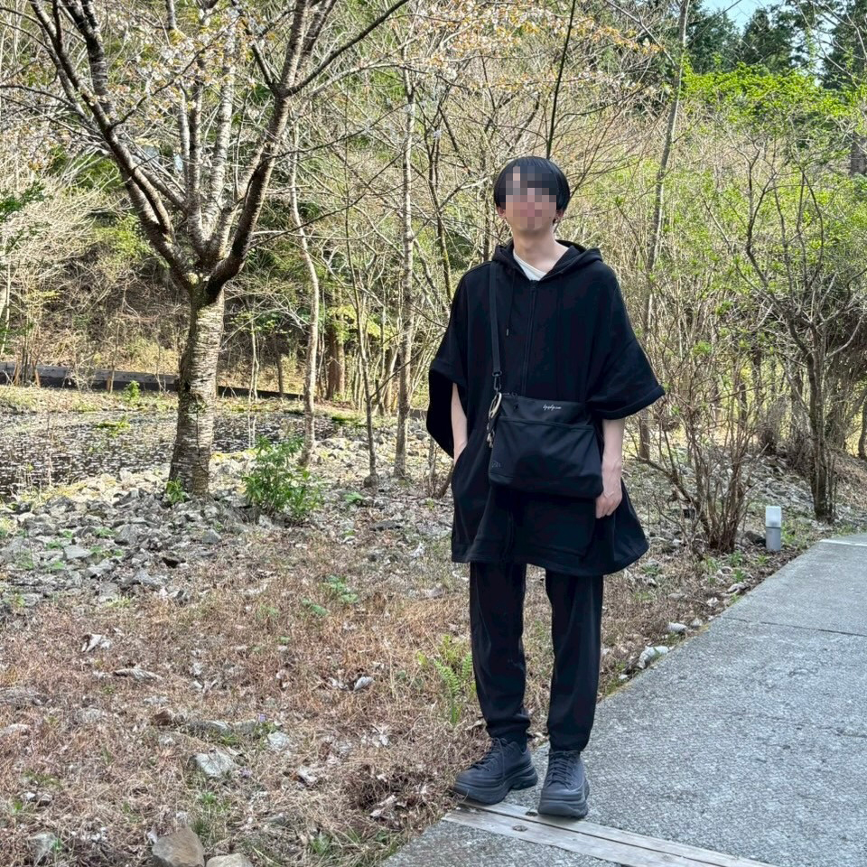 全身が写っている写真。
